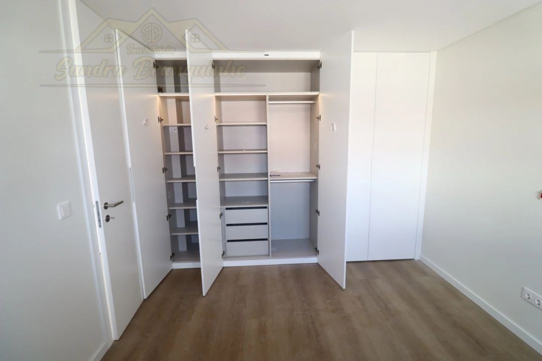 Apartamento T2 para Venda em Santa Maria, São Pedro e Matacães Foto 12