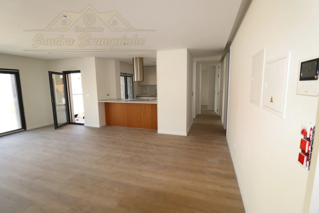 Apartamento T2 para Venda em Santa Maria, São Pedro e Matacães Foto 13
