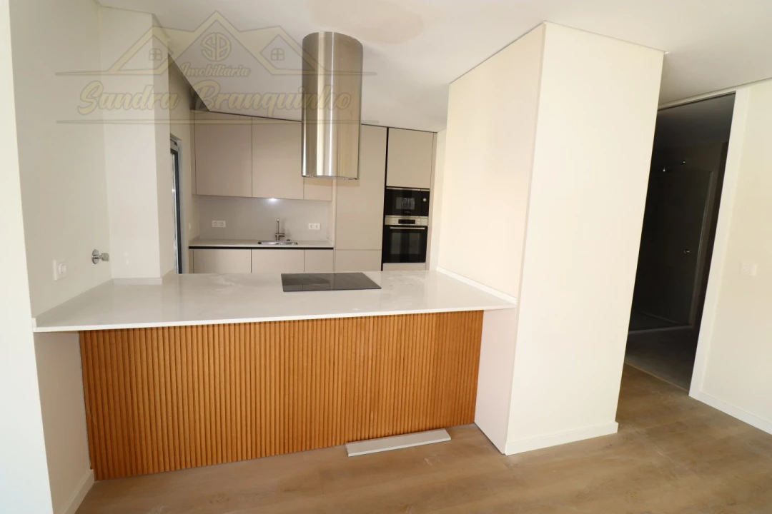Apartamento T2 para Venda em Santa Maria, São Pedro e Matacães Foto 17