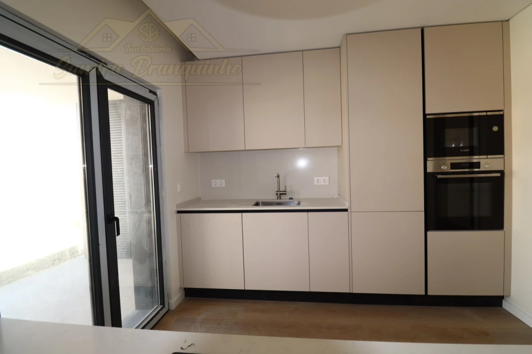 Apartamento T2 para Venda em Santa Maria, São Pedro e Matacães Foto 22