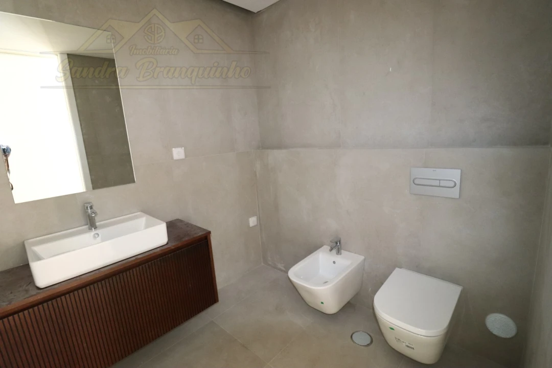 Apartamento T2 para Venda em Santa Maria, São Pedro e Matacães Foto 25
