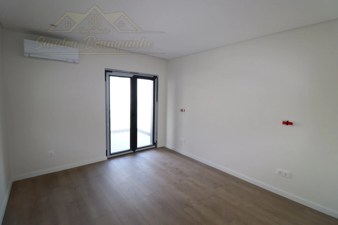Apartamento T2 para Venda em Santa Maria, São Pedro e Matacães Foto 28