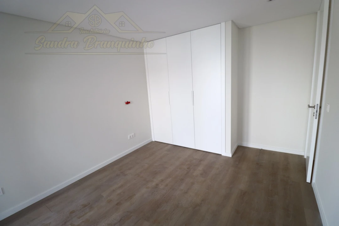 Apartamento T2 para Venda em Santa Maria, São Pedro e Matacães Foto 29