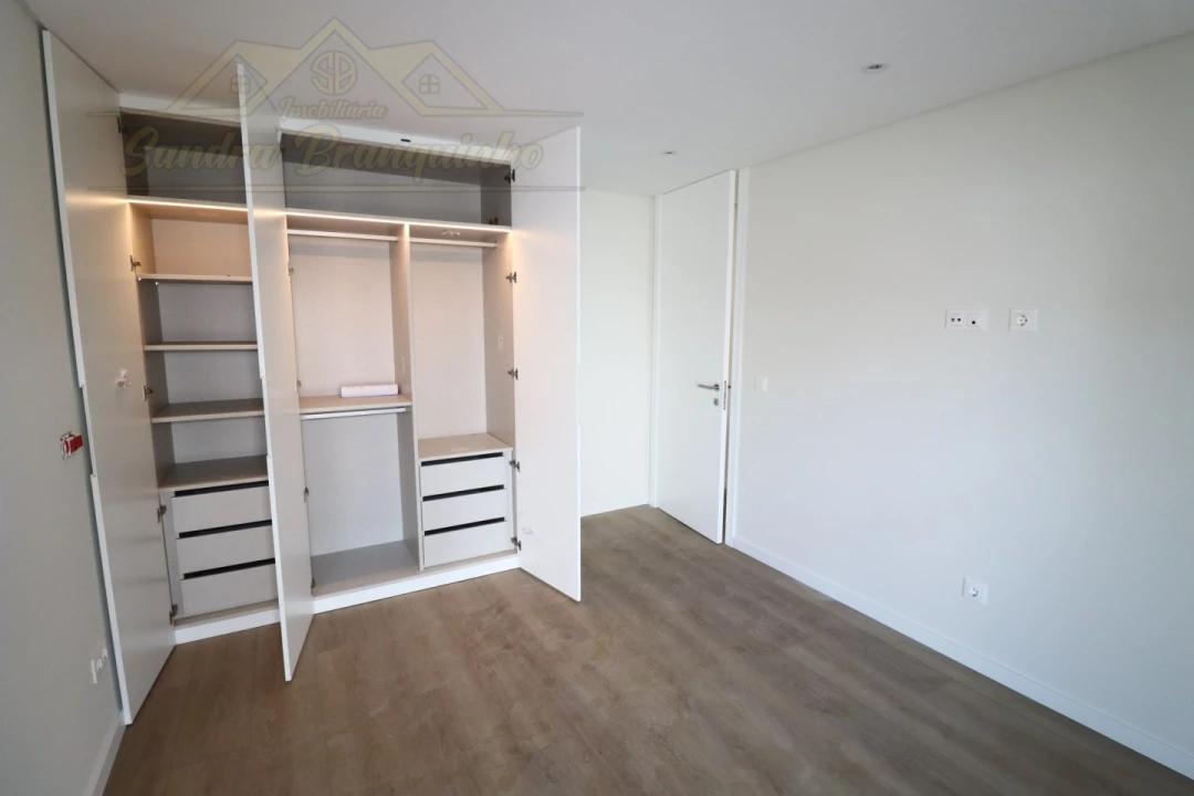 Apartamento T2 para Venda em Santa Maria, São Pedro e Matacães Foto 30