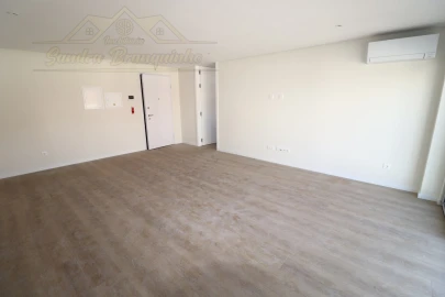 Apartamento T2 para Venda em Santa Maria, São Pedro e Matacães