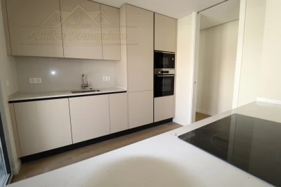 Apartamento T2 para Venda em Santa Maria, São Pedro e Matacães