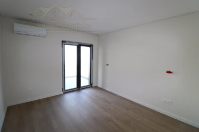 Apartamento T2 para Venda em Santa Maria, São Pedro e Matacães