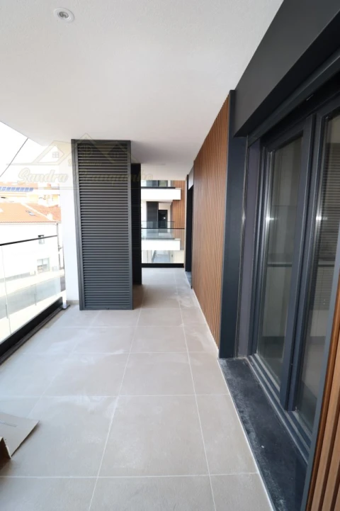 Apartamento T2 para Venda em Santa Maria, São Pedro e Matacães
