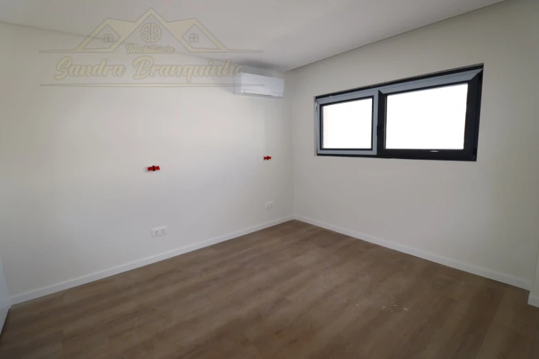 Apartamento T2 para Venda em Santa Maria, São Pedro e Matacães Foto 8