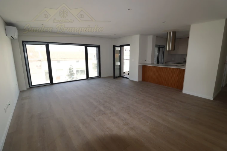 Apartamento T2 para Venda em Santa Maria, São Pedro e Matacães Foto 10