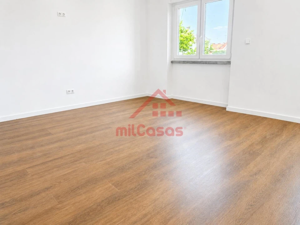 Apartamento T2 para Venda em Venteira Foto 3