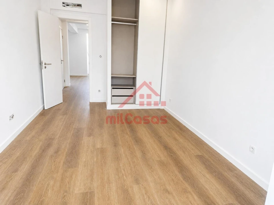 Apartamento T2 para Venda em Venteira Foto 4