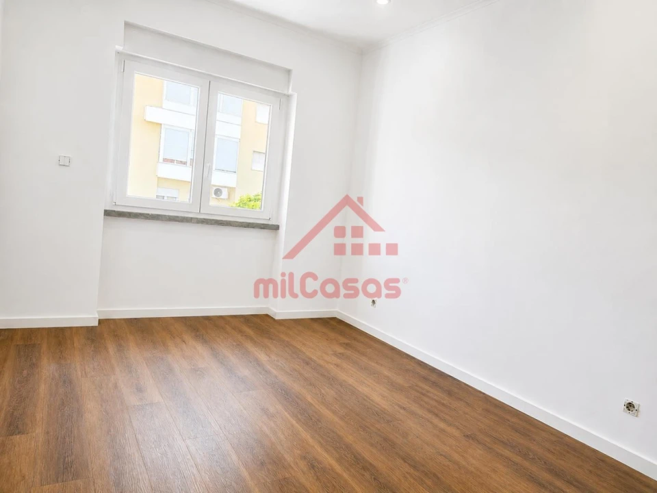 Apartamento T2 para Venda em Venteira Foto 6
