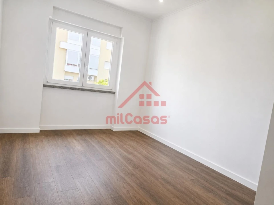 Apartamento T2 para Venda em Venteira Foto 9