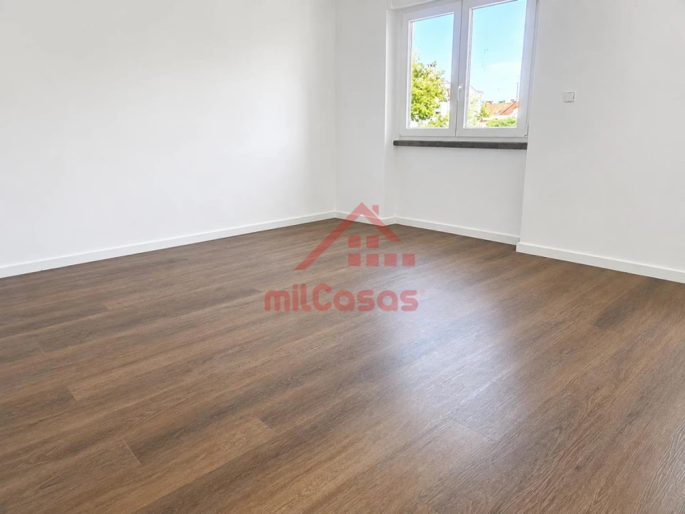 Apartamento T2 para Venda em Venteira Foto 11