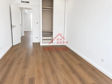 Apartamento T2 para Venda em Venteira