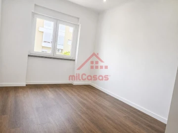 Apartamento T2 para Venda em Venteira
