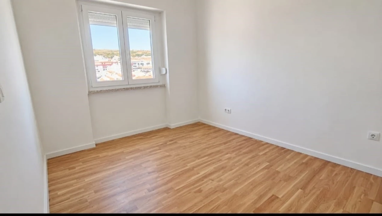 Apartamento T2 para Venda em Venteira Foto 2