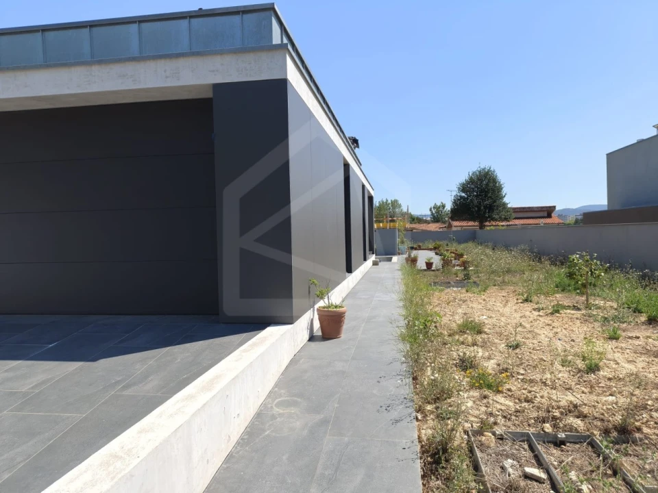 Moradia T4 para Venda em São João da Madeira Foto 17