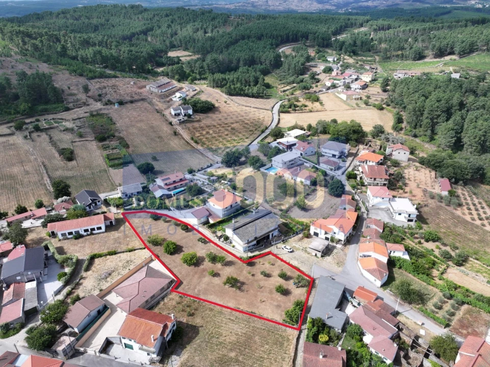 Terreno para Venda em Andrães Foto 3