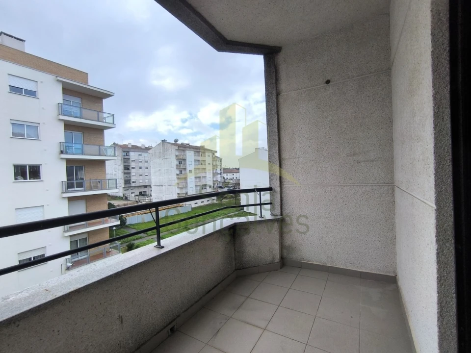 Apartamento T3 para Arrendamento em Darque Foto 16