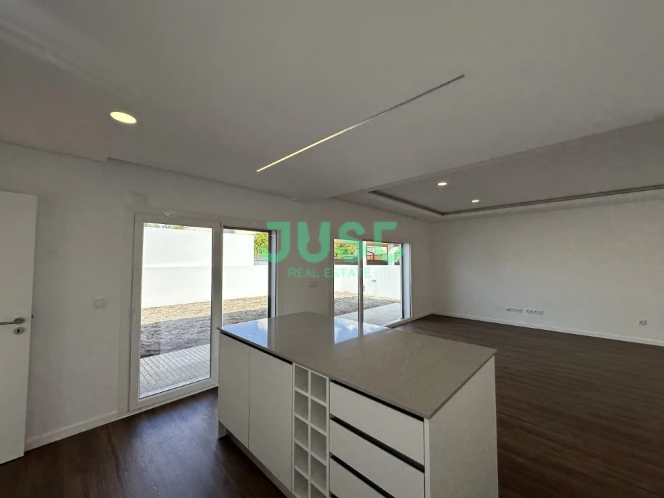 Moradia T3 para Venda em Fernao Ferro Foto 7