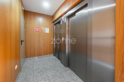 Apartamento T4 para Venda em Aguas Santas