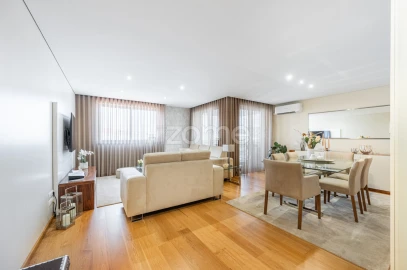 Apartamento T4 para Venda em Aguas Santas