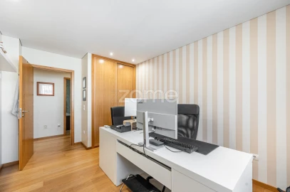 Apartamento T4 para Venda em Aguas Santas