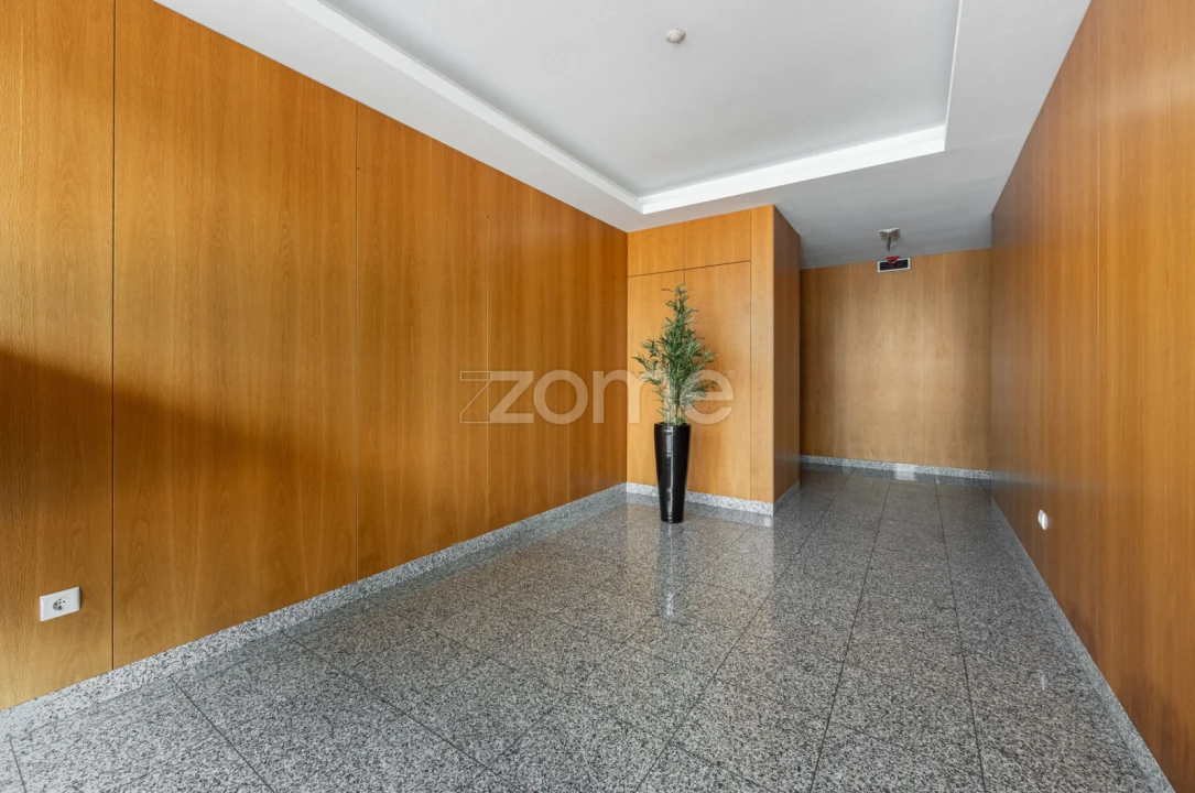 Apartamento T4 para Venda em Aguas Santas Foto 30
