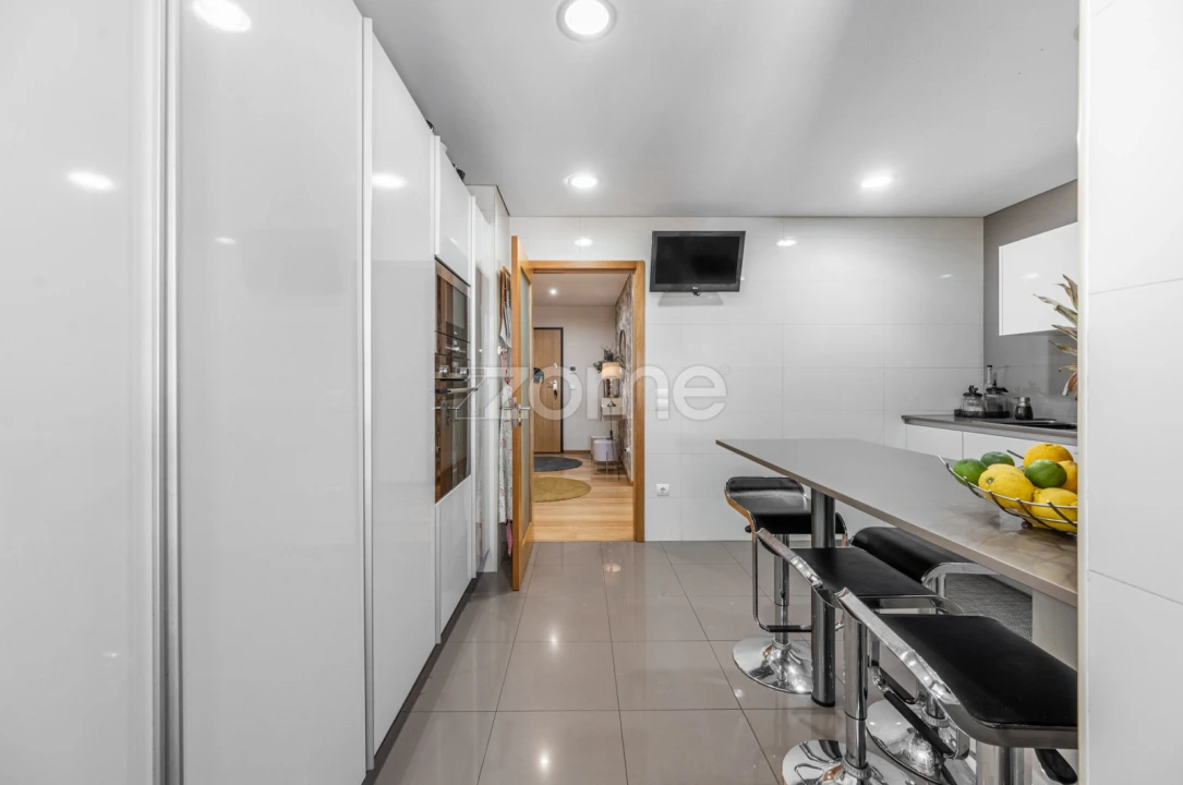 Apartamento T4 para Venda em Aguas Santas Foto 10