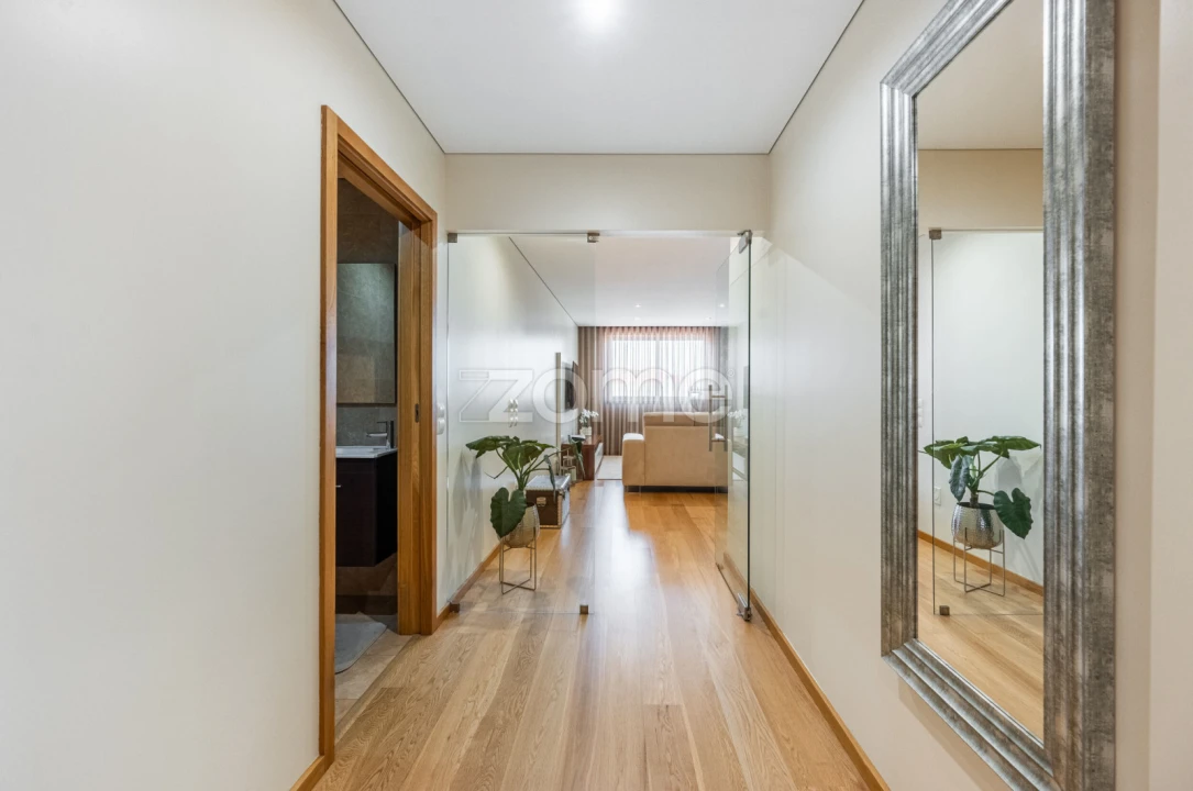 Apartamento T4 para Venda em Aguas Santas Foto 3