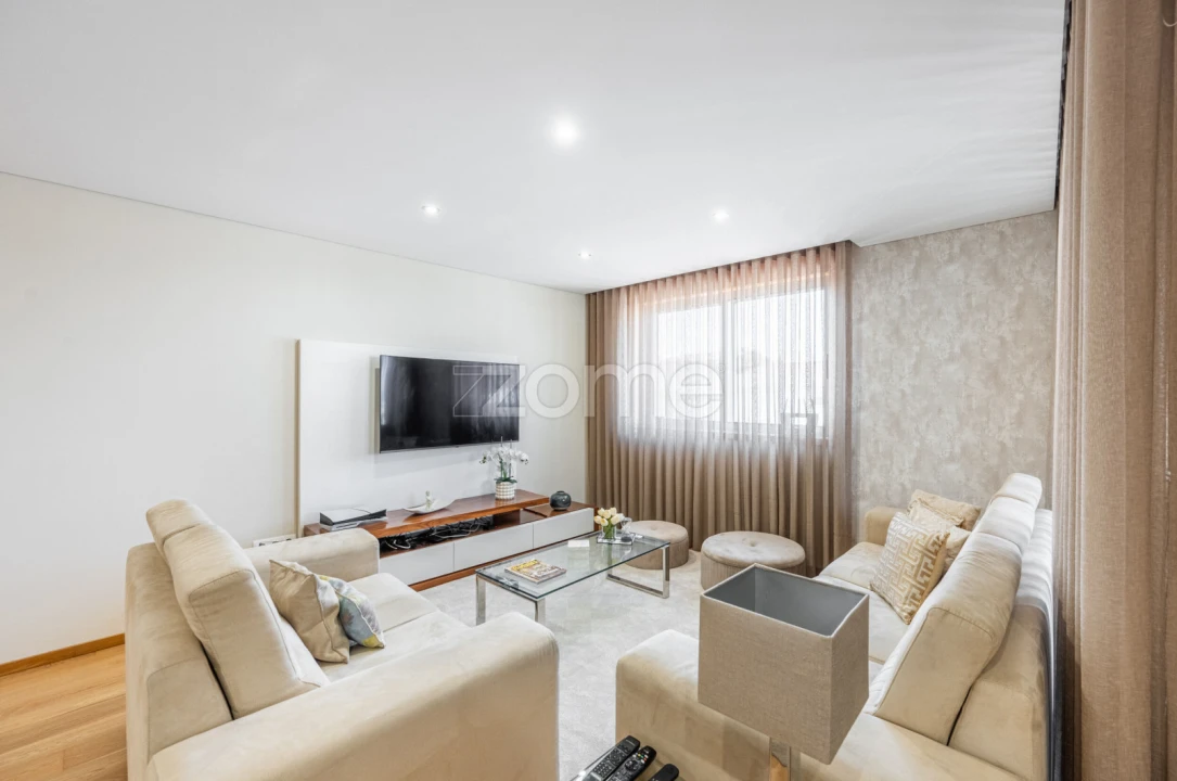 Apartamento T4 para Venda em Aguas Santas Foto 5