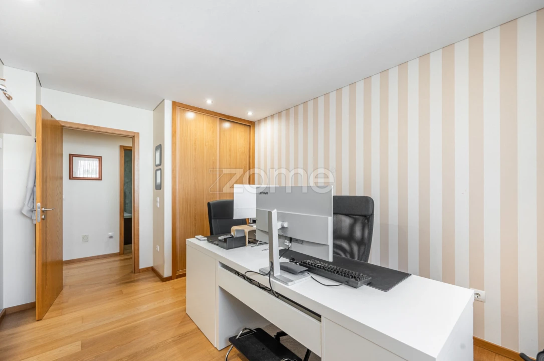 Apartamento T4 para Venda em Aguas Santas Foto 23