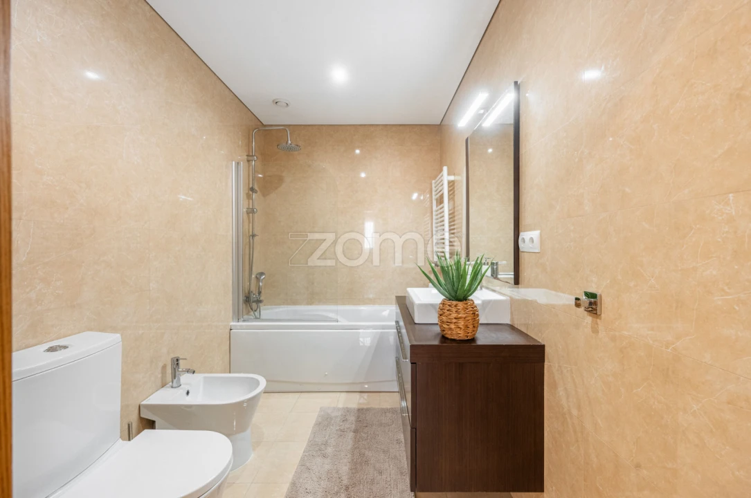 Apartamento T4 para Venda em Aguas Santas Foto 24