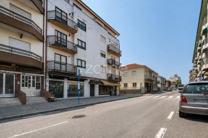 Negócio para Arrendamento em Fânzeres e São Pedro da Cova