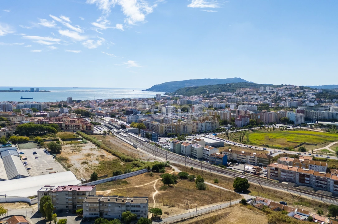 Terreno para Venda em Setubal (São Sebastião) Foto 2