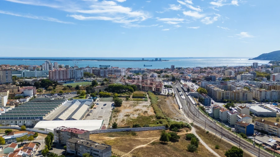 Terreno para Venda em Setubal (São Sebastião)