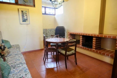 Moradia T3 para Arrendamento em Carcavelos e Parede