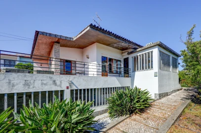 Moradia T3 para Arrendamento em Carcavelos e Parede
