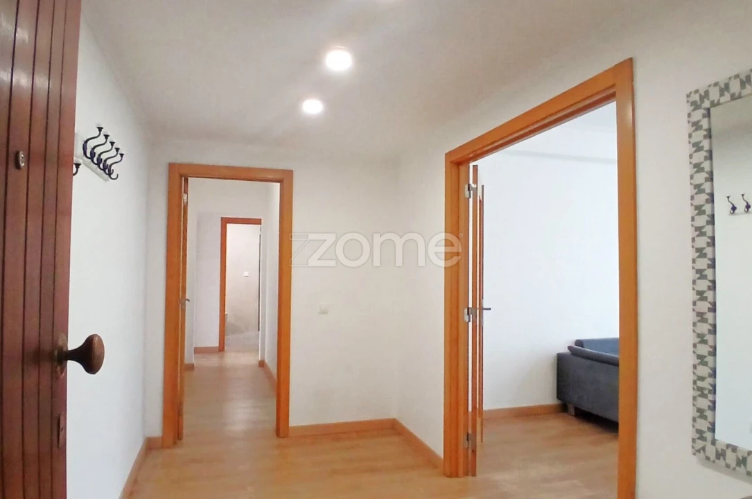 Apartamento T2 para Arrendamento em Carcavelos e Parede Foto 6