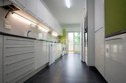 Apartamento T2 para Arrendamento em Carcavelos e Parede
