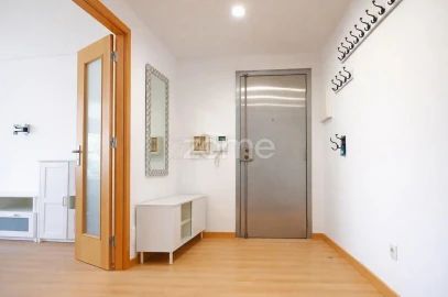 Apartamento T2 para Arrendamento em Carcavelos e Parede