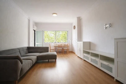 Apartamento T2 para Arrendamento em Carcavelos e Parede