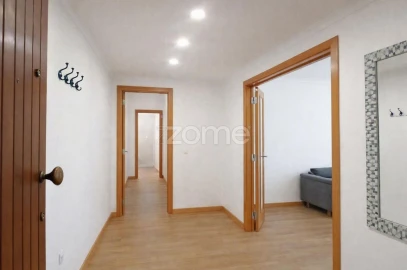Apartamento T2 para Arrendamento em Carcavelos e Parede