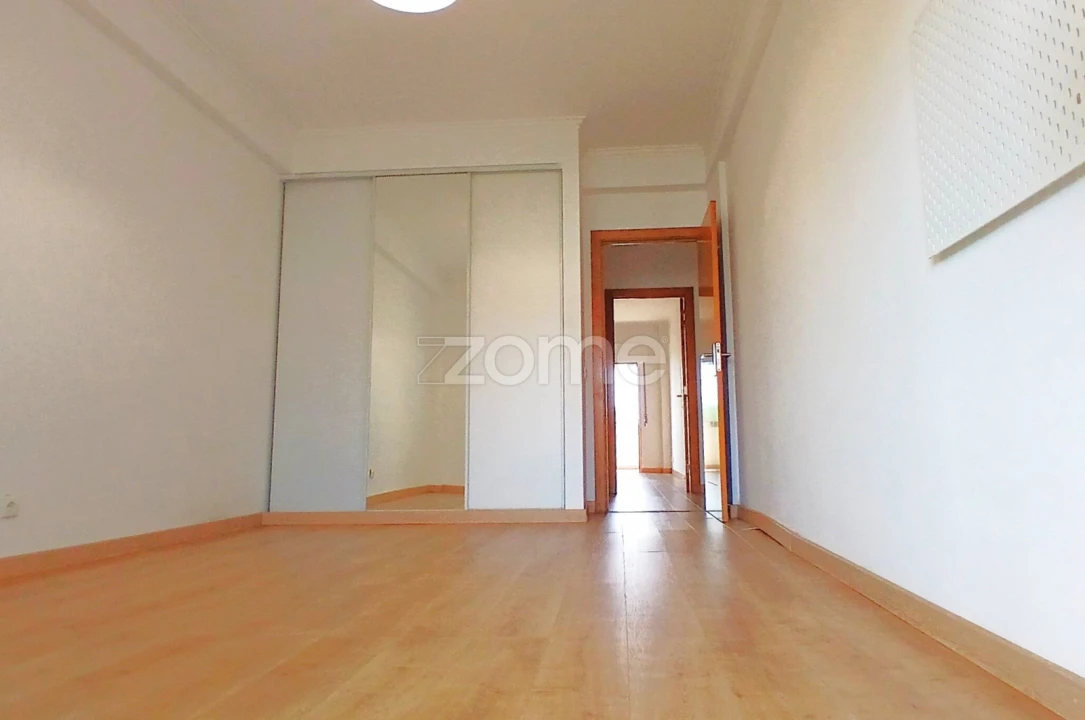 Apartamento T2 para Arrendamento em Carcavelos e Parede Foto 11