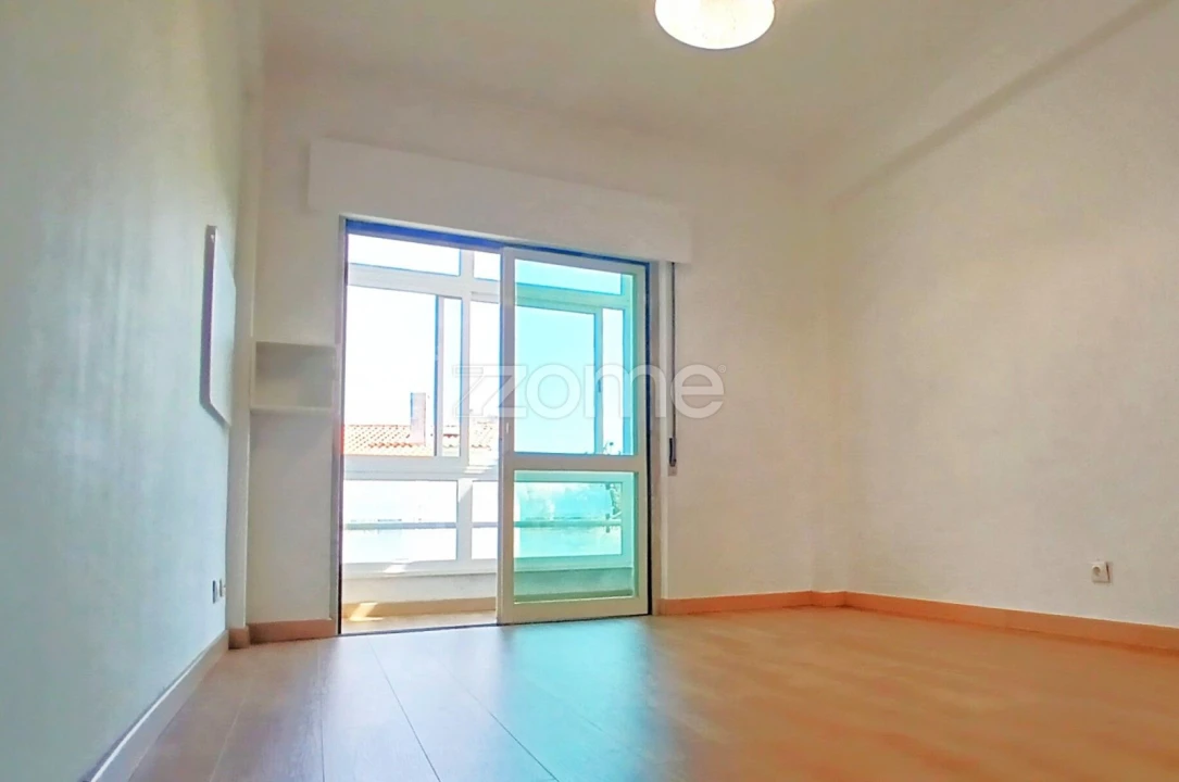 Apartamento T2 para Arrendamento em Carcavelos e Parede Foto 12