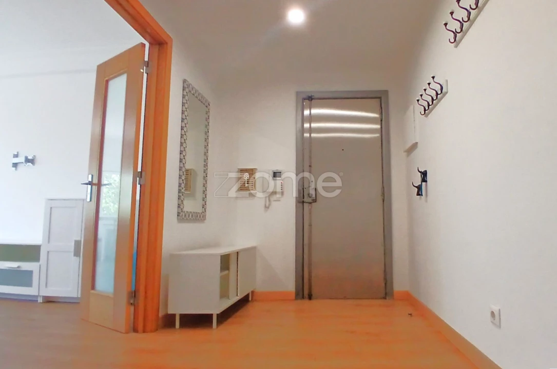 Apartamento T2 para Arrendamento em Carcavelos e Parede Foto 5