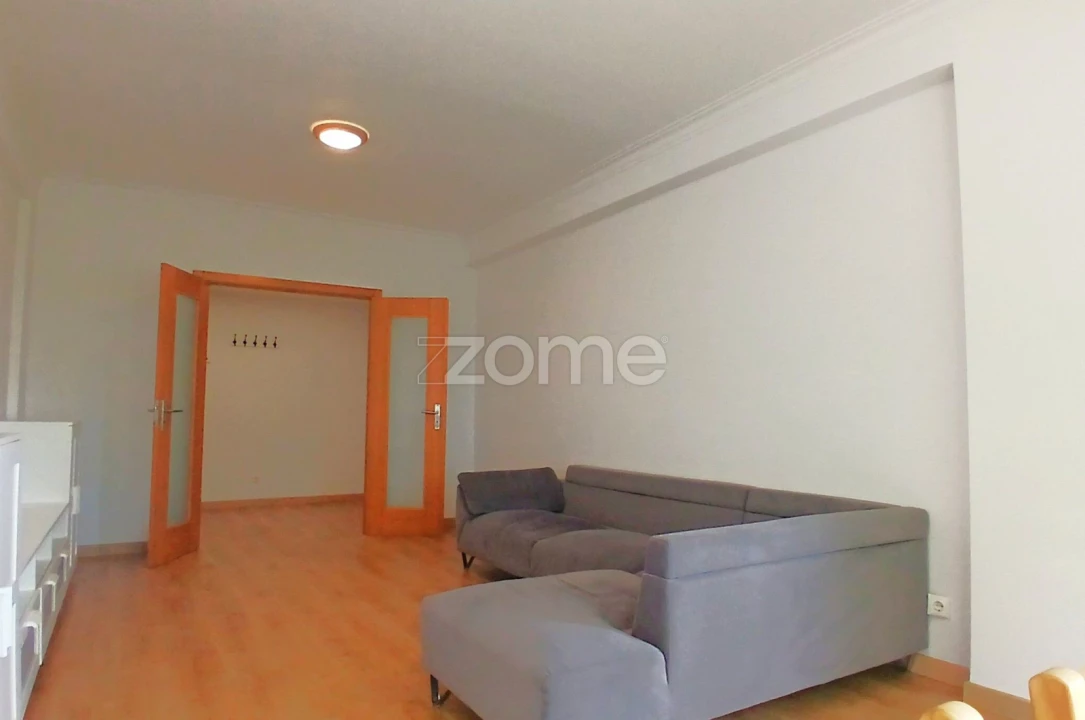 Apartamento T2 para Arrendamento em Carcavelos e Parede Foto 3