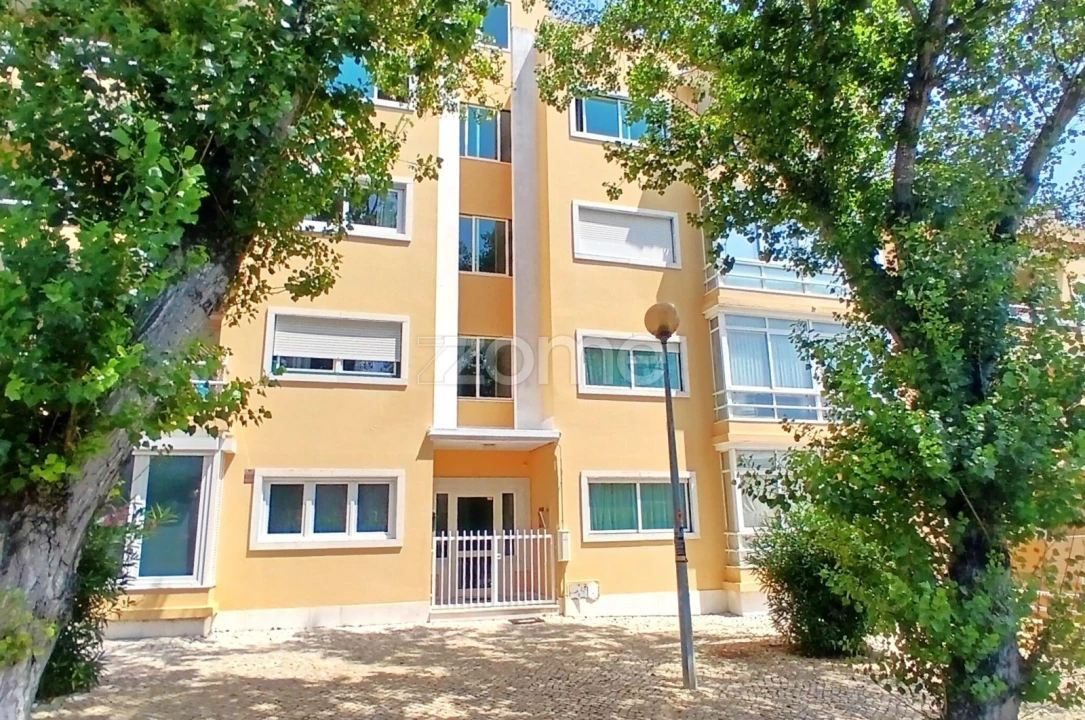 Apartamento T2 para Arrendamento em Carcavelos e Parede Foto 19